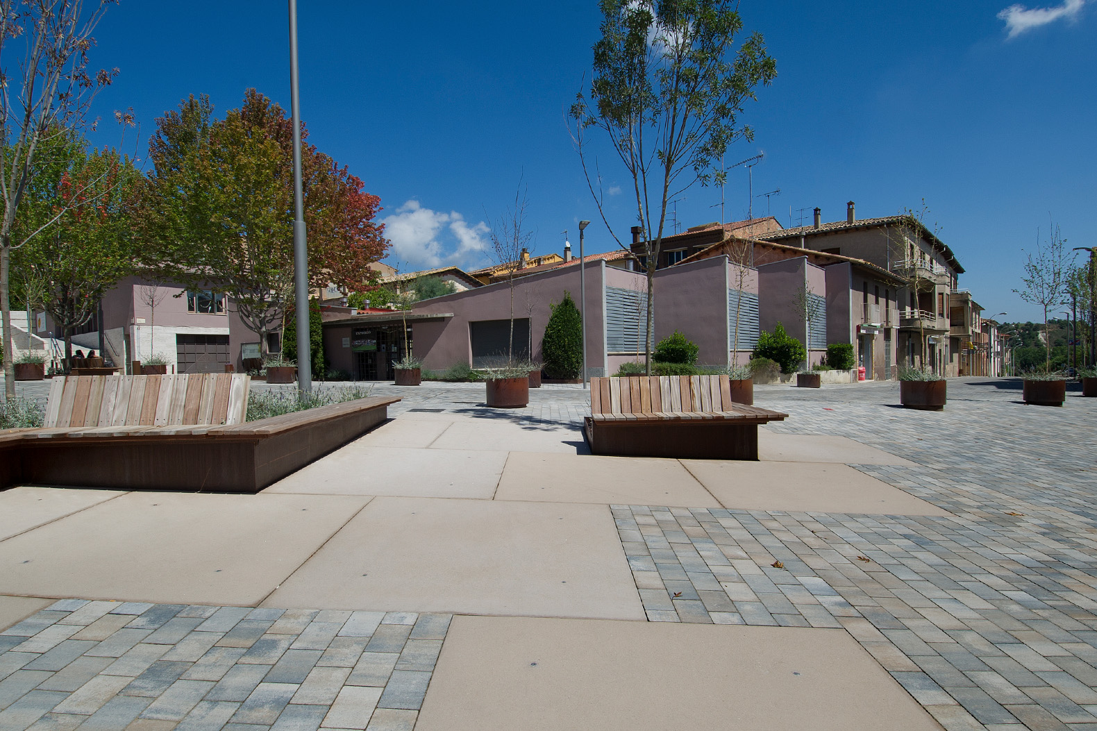 Wetcast-square-custom-santa-eulalia-riuprimer-pavements