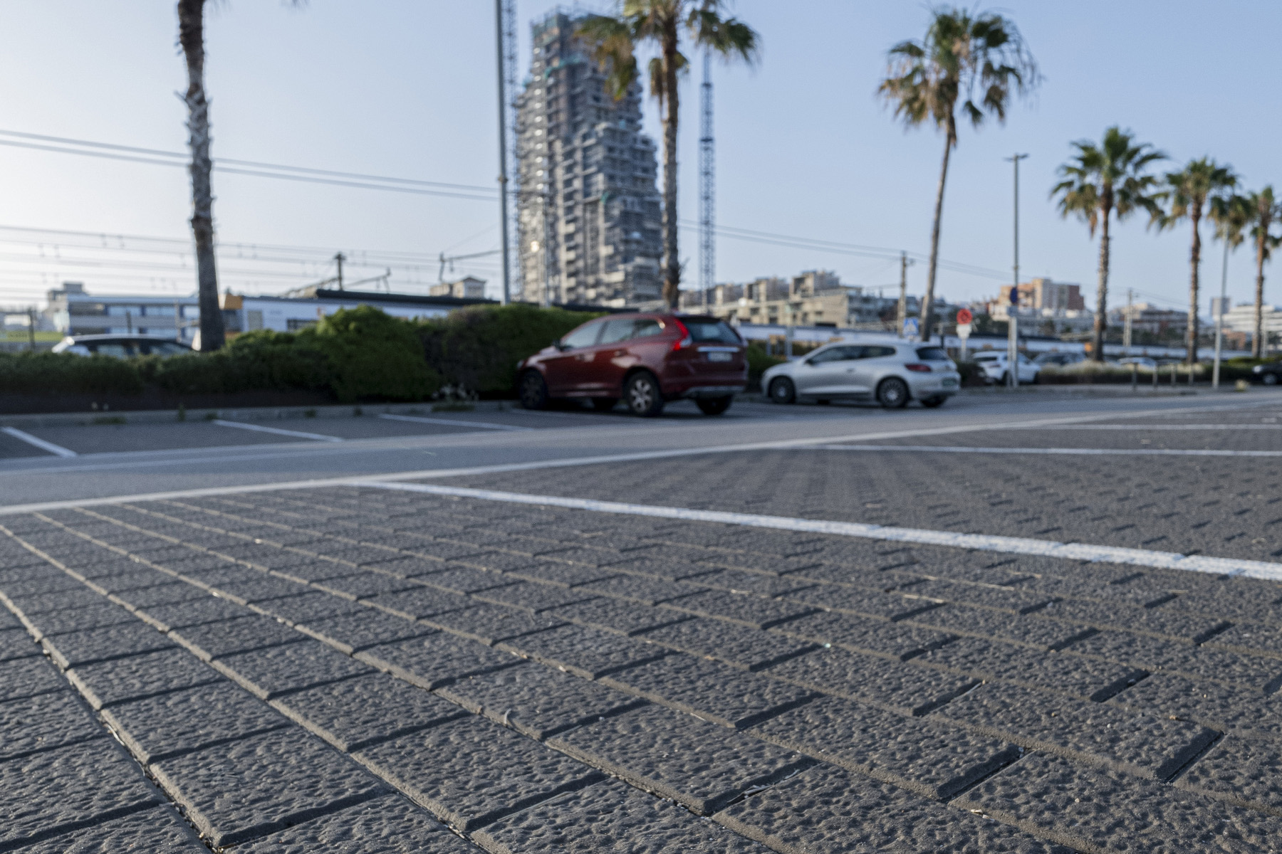 petreo-black-port-mataro-parking