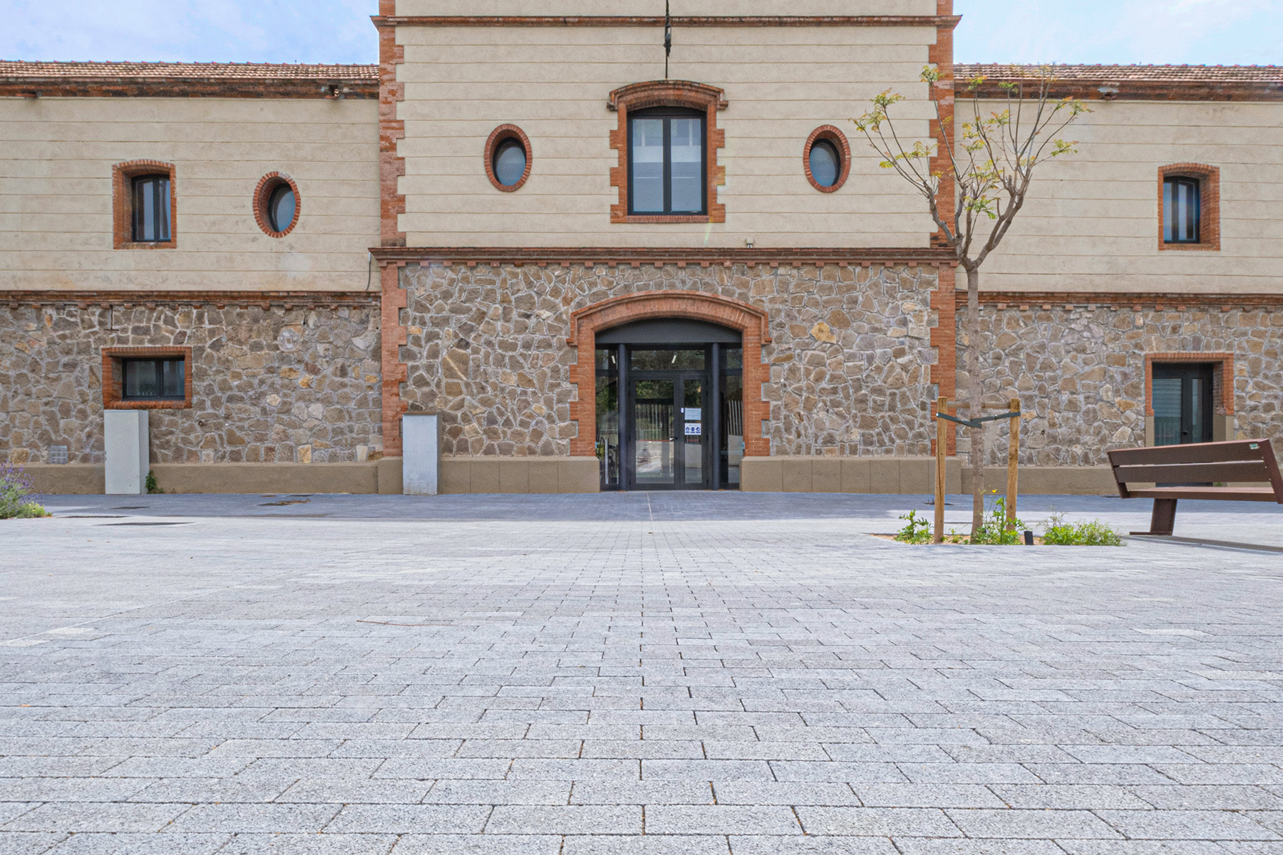 2-Acqua-pave-contract-grey-conell-comarcal-bcn