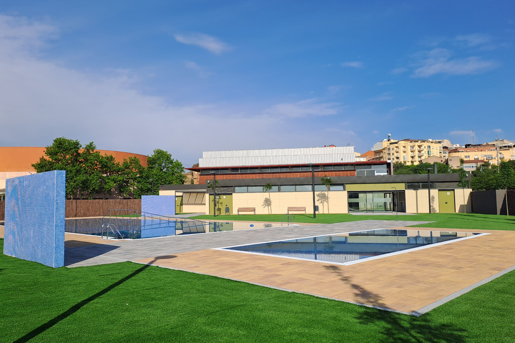 2-Llosa-vulano-pools-contract-desierto-ceniza-parets-del-valles