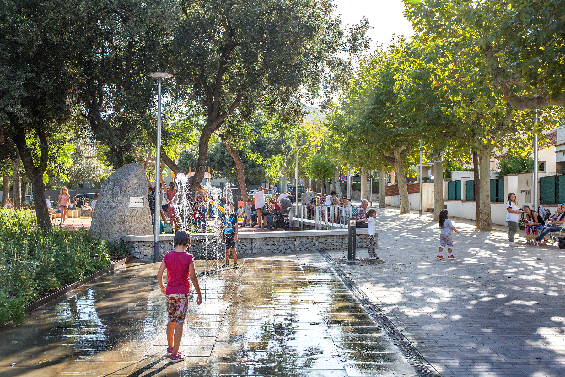 2-Llosa-vulcano-adoquin-square-mix-plaça-salut-sant-feliu-llobregat-basic-tactile