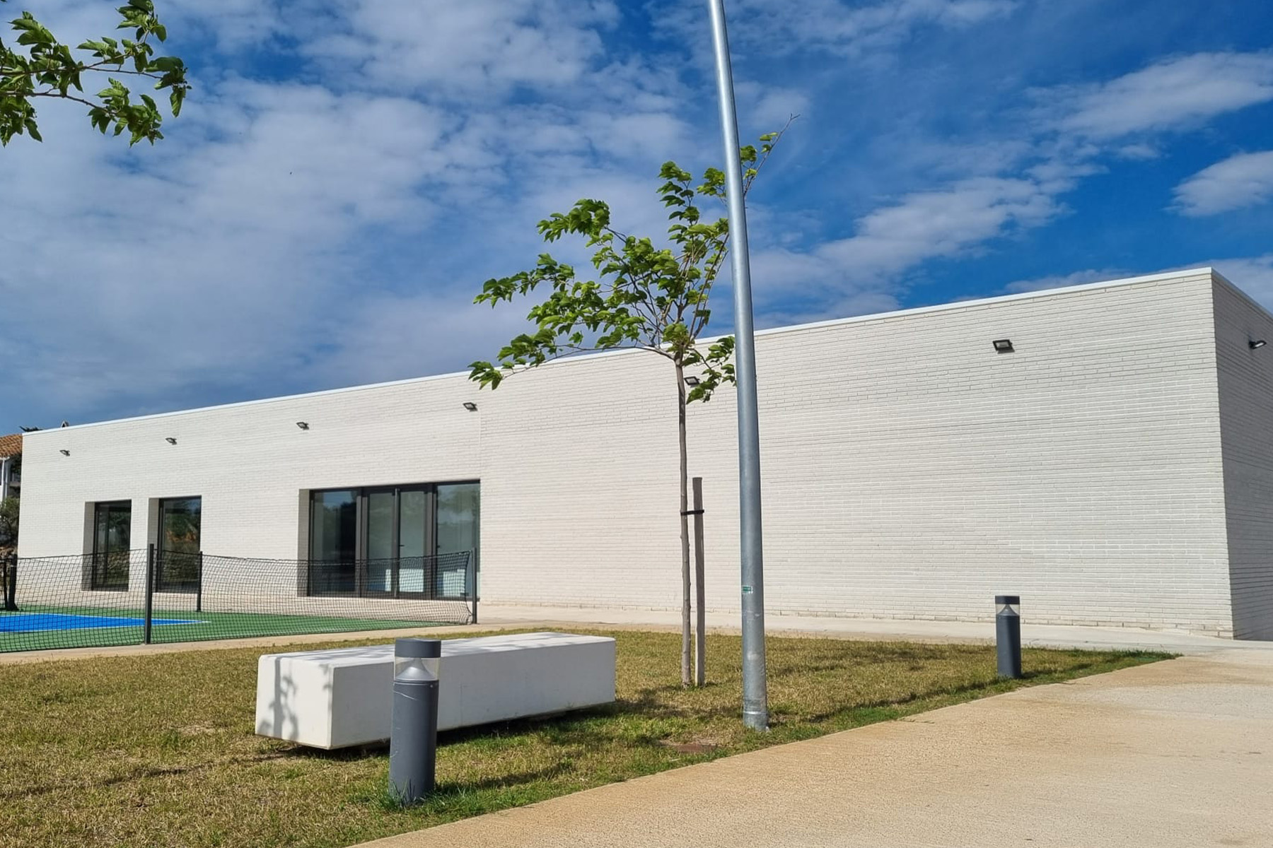 3-Landbrick-square-white-ametlla-de-mar