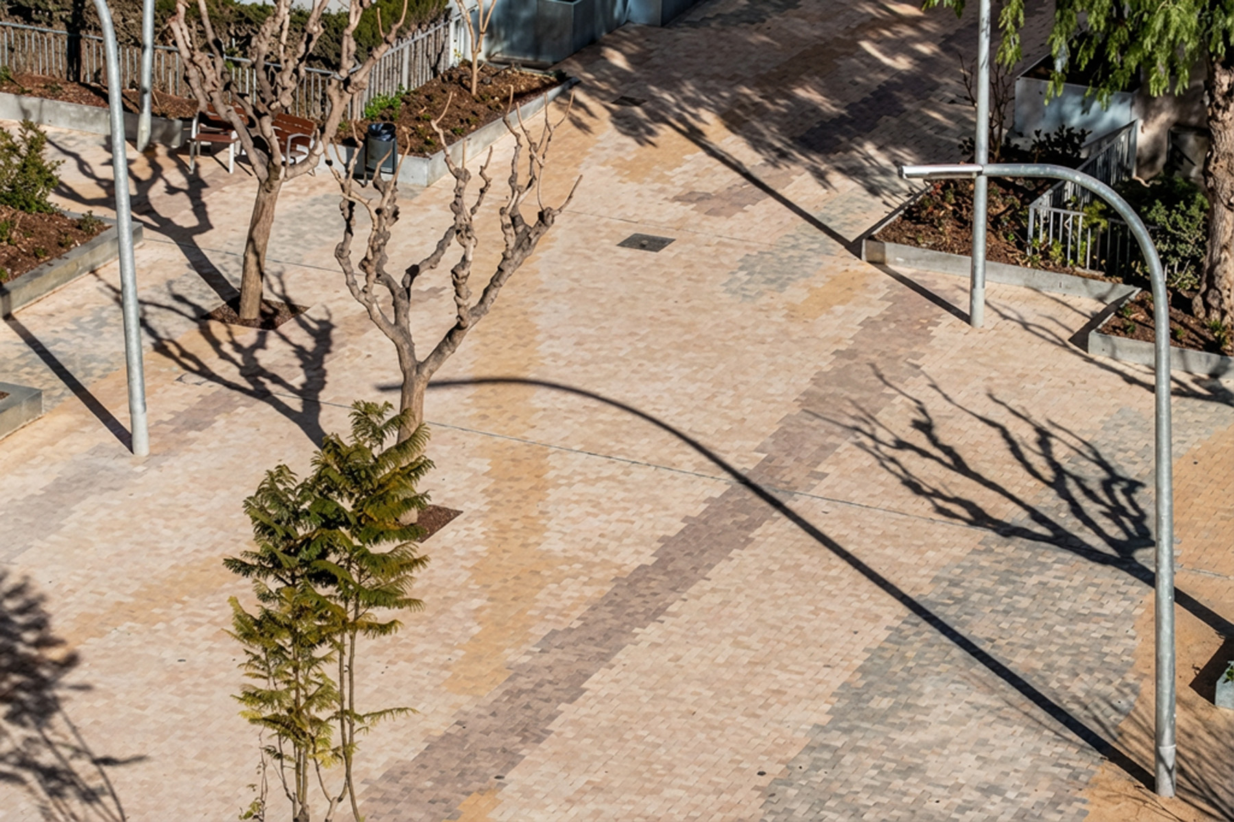 4-Terana-square-mix-esplugues-rafael-alberti-park