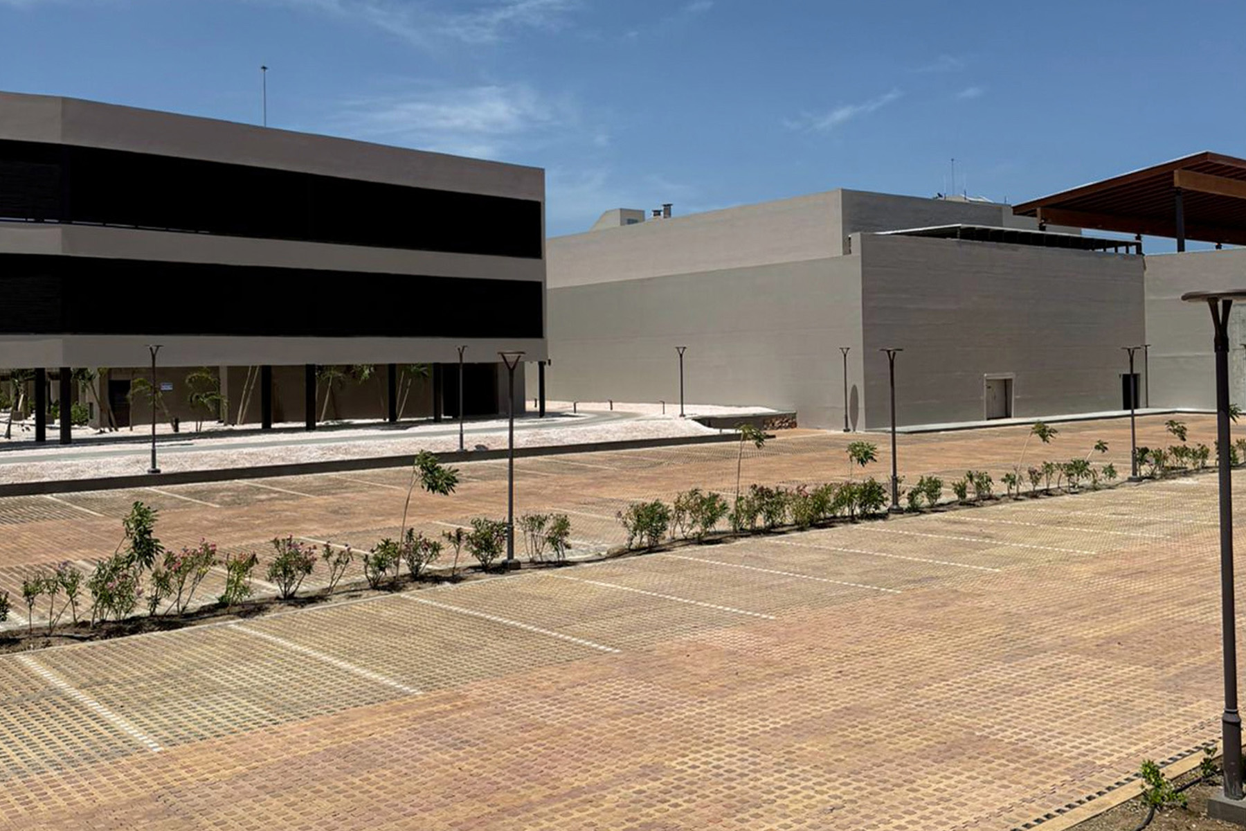 4-llosa-trama-desierto-taco-corten-hotel-secret-bay-aruba