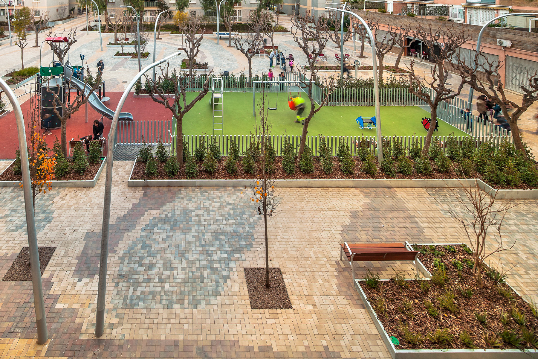 5-Terana-square-mix-esplugues-rafael-alberti-park