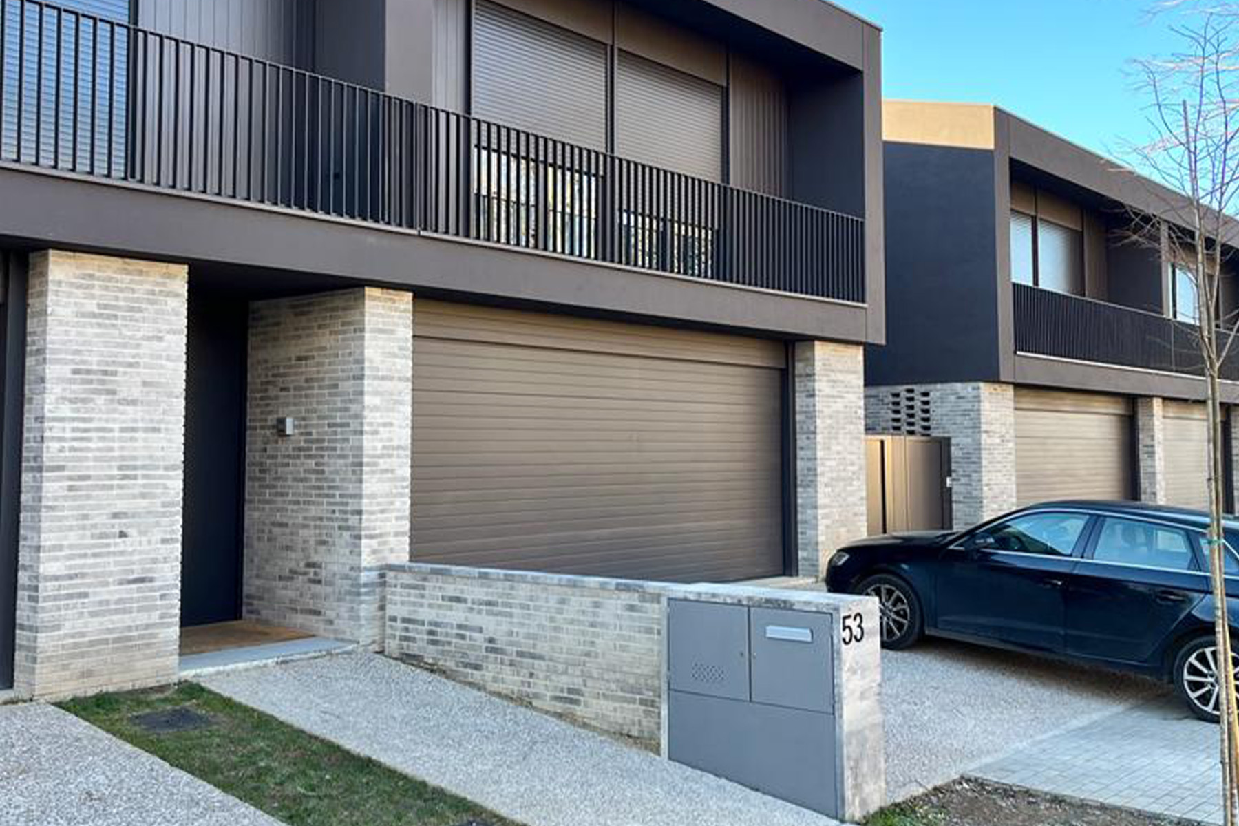 Land-brick-home-ceniza-olot-girona-catalunya