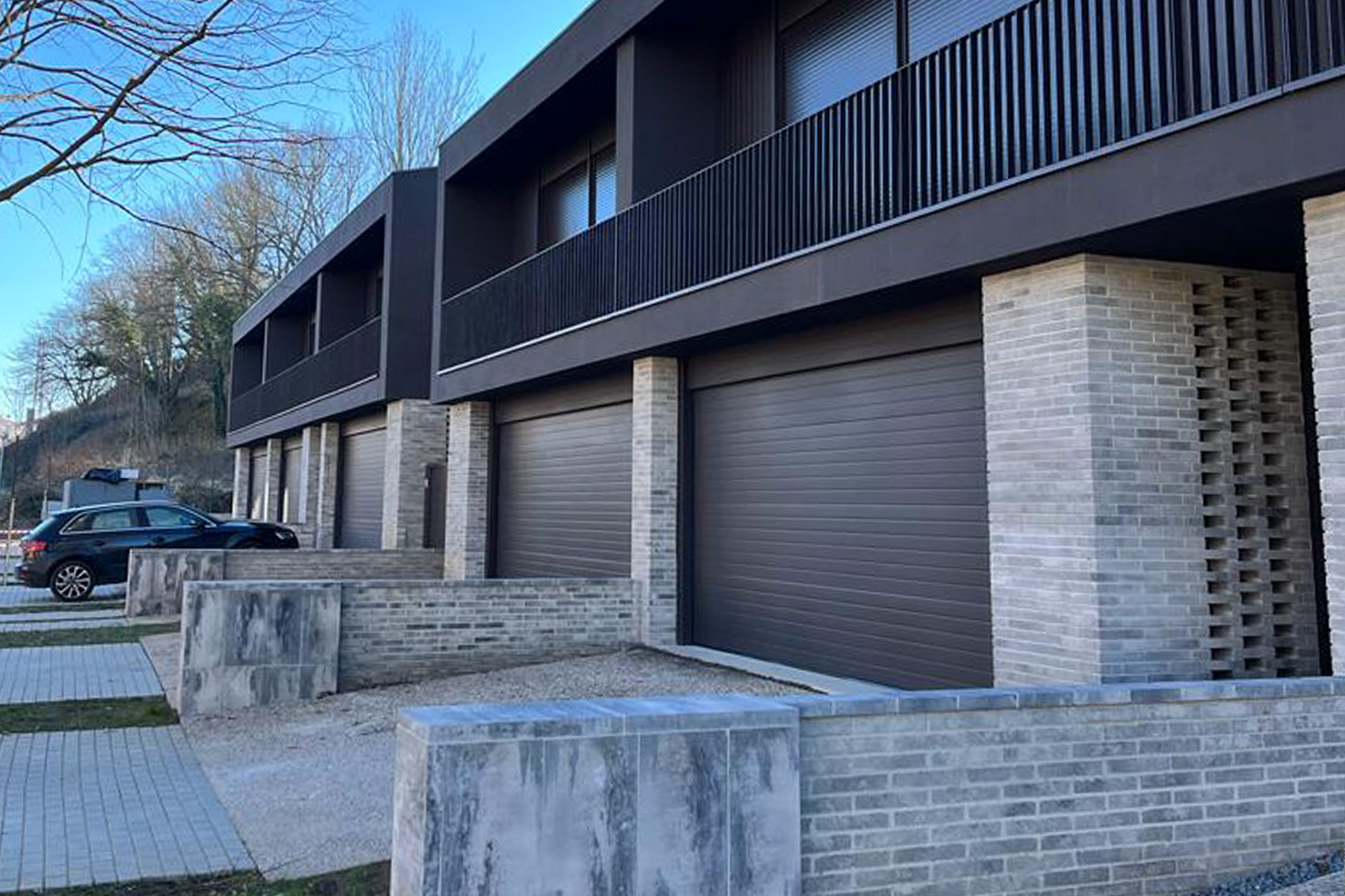 Land-brick-home-ceniza-olot