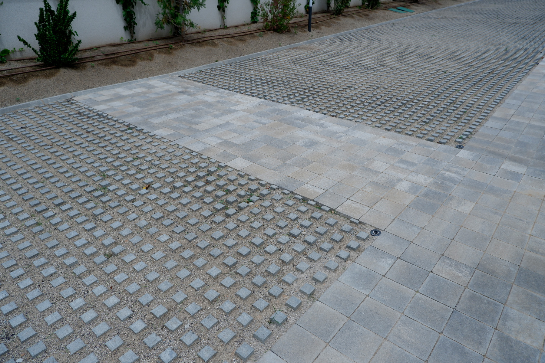 Llosa-illa-contract-grey-sitges-detail