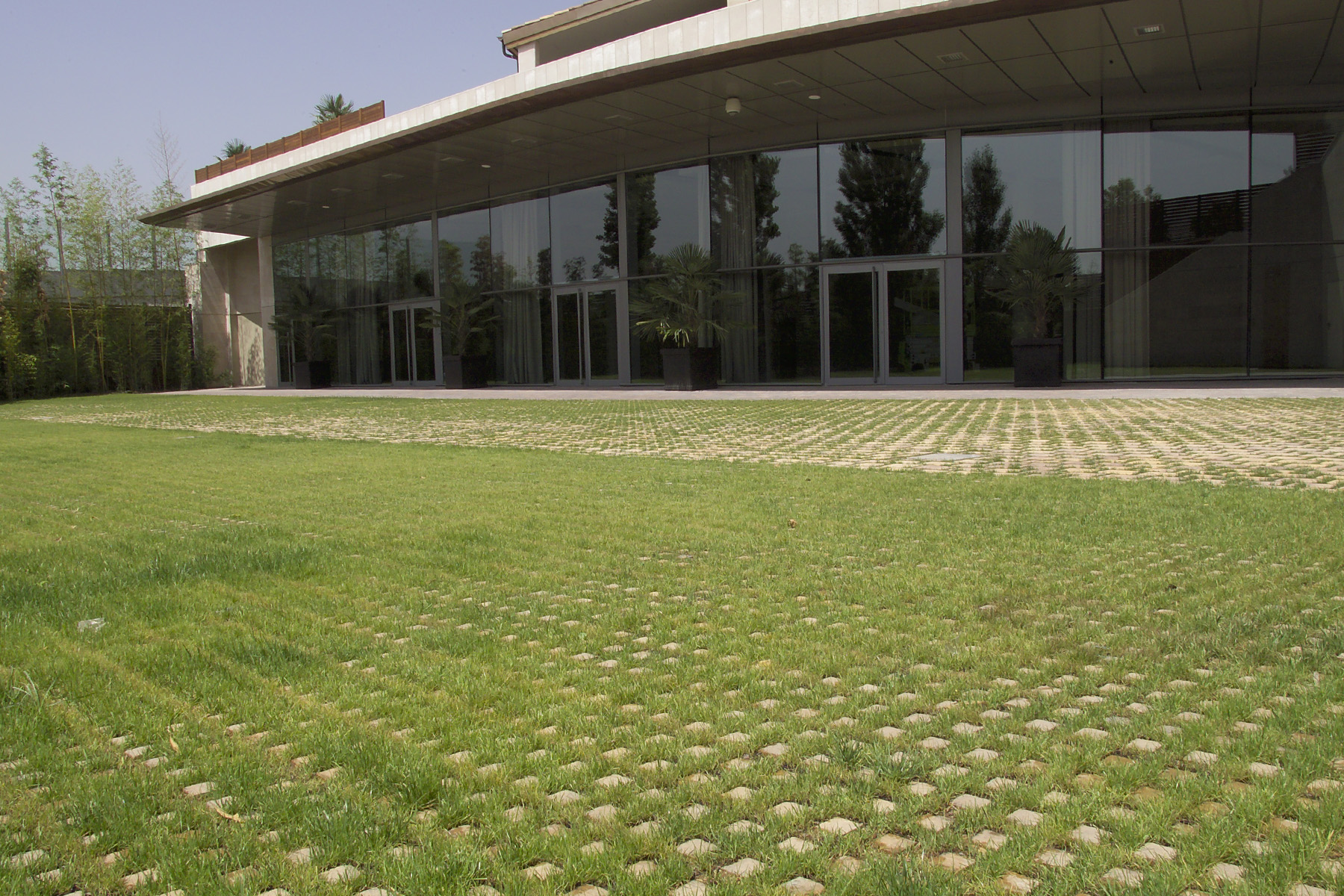 Llosa-illa-detail-desierto-cugat-sant-cugat-barcelona