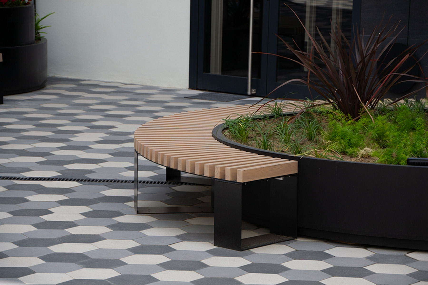 Llosa-nano-detail-white-black-metal-standard-barcelona-badalona