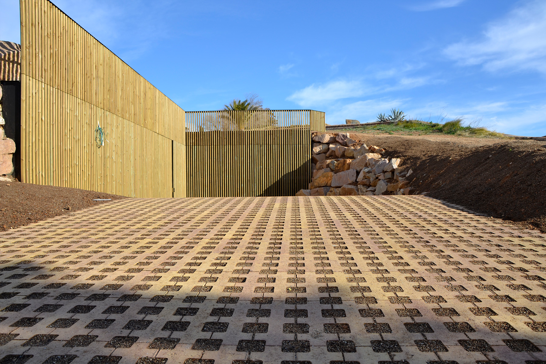 Llosa-trama-contract-desierto-montjuic-barcelona-breinco