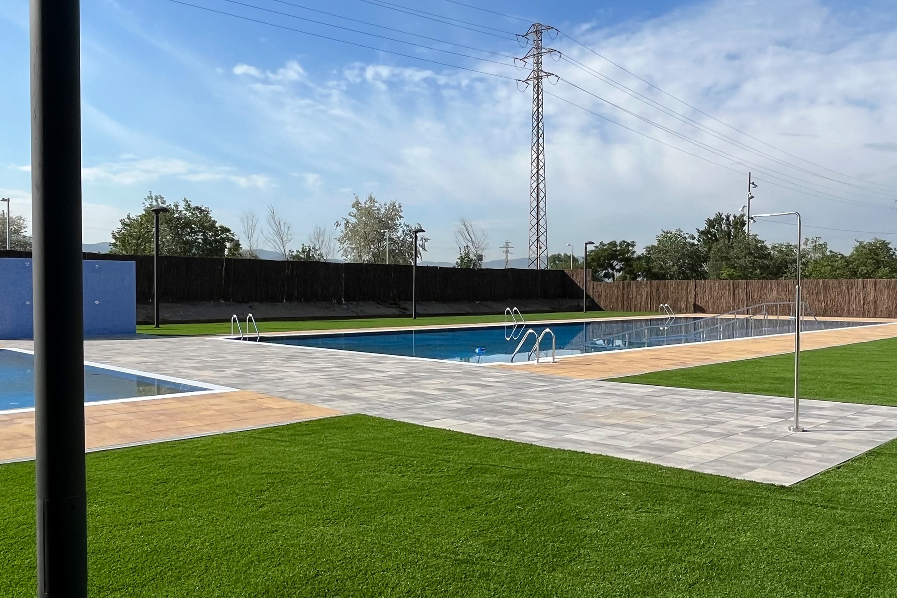 Llosa-vulano-pools-contract-ceniza-desierto-parets-del-valles