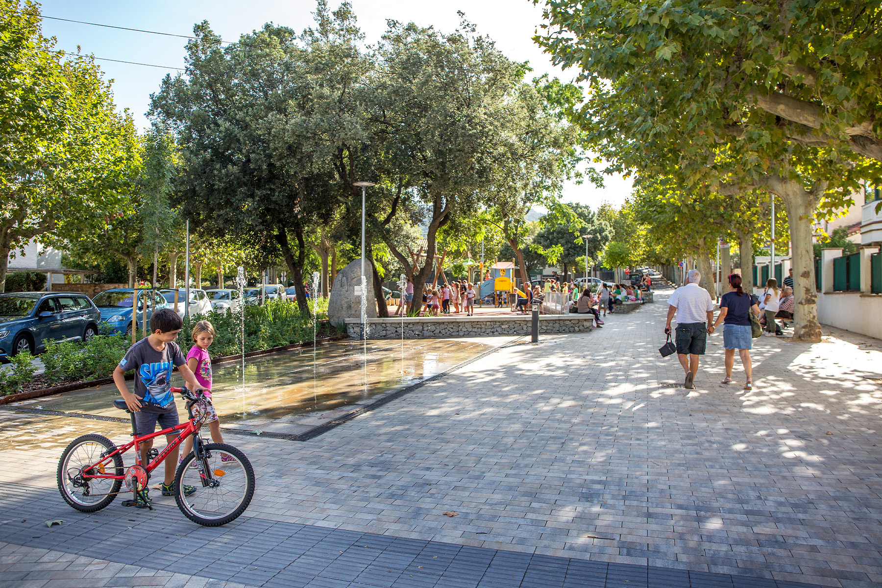 Llosa-vulcano-adoquin-square-mix-plaça-salut-sant-feliu-llobregat-basic-tactile