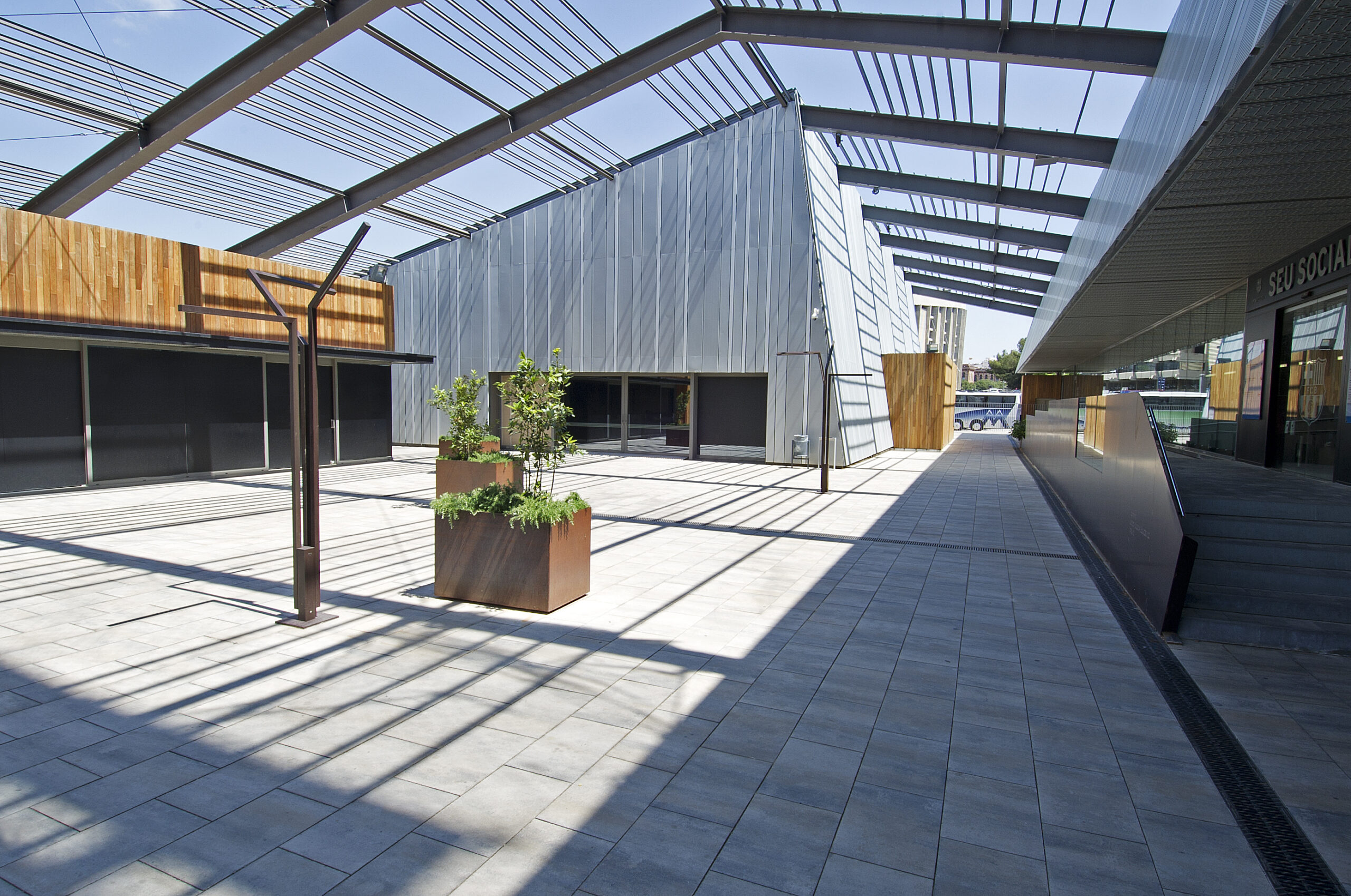 Llosa-vulcano-contract-square-arena-fcb-bcn