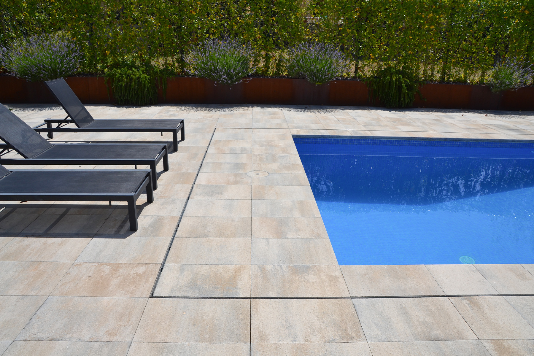 Llosa-vulcano-home-arena-calonge-pool-detail