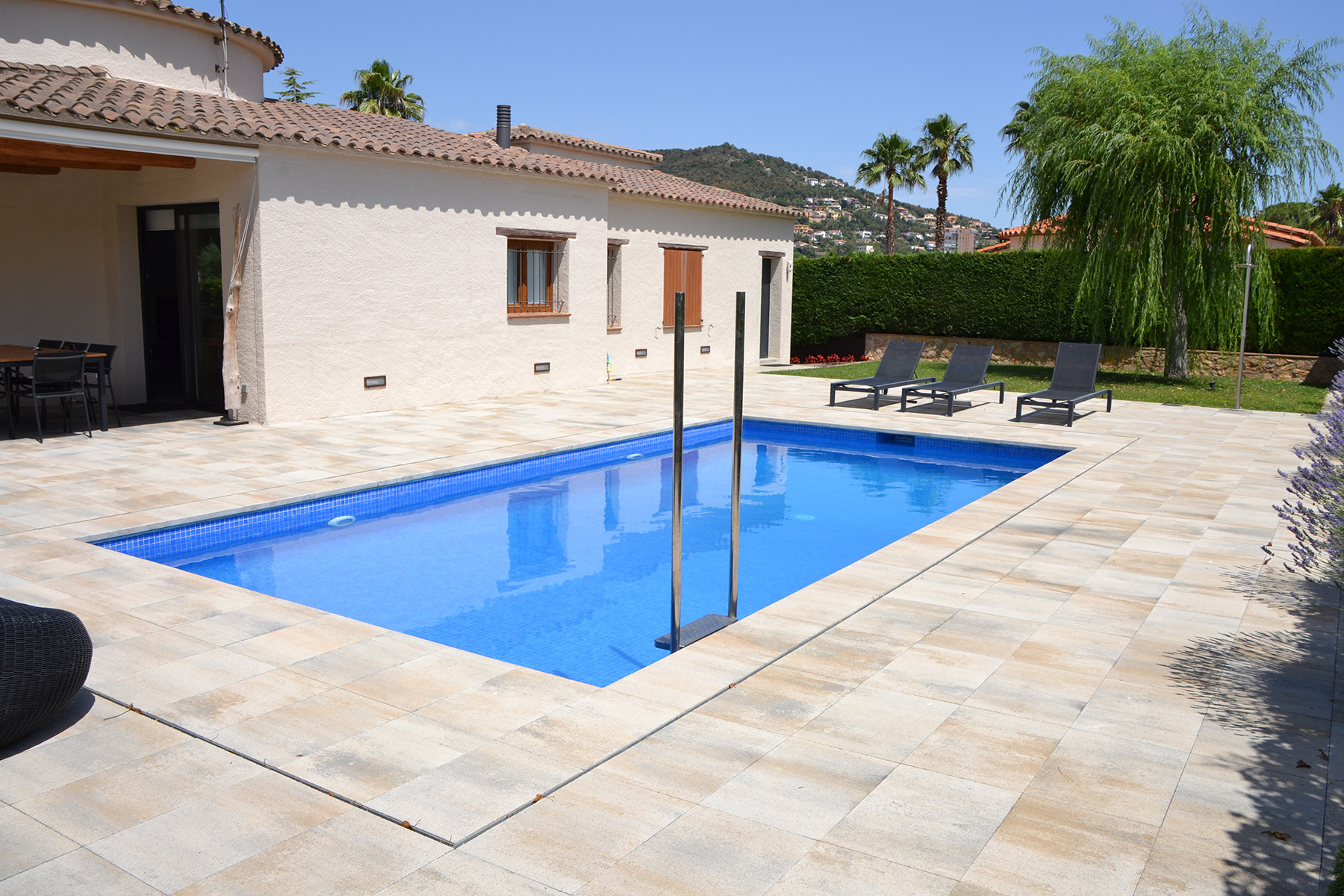 Llosa-vulcano-home-arena-calonge-pool