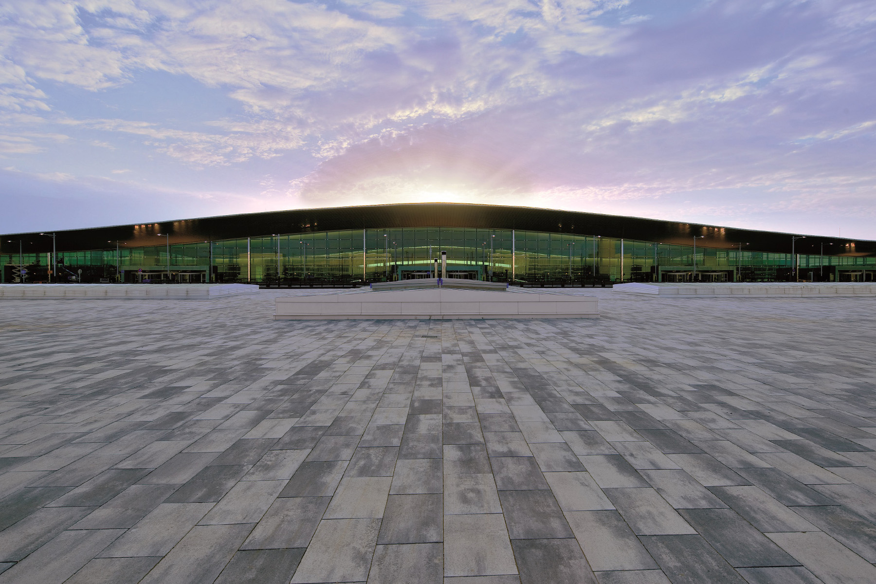 Llosa-vulcano-street-ceniza-aeroport-T1-bcn