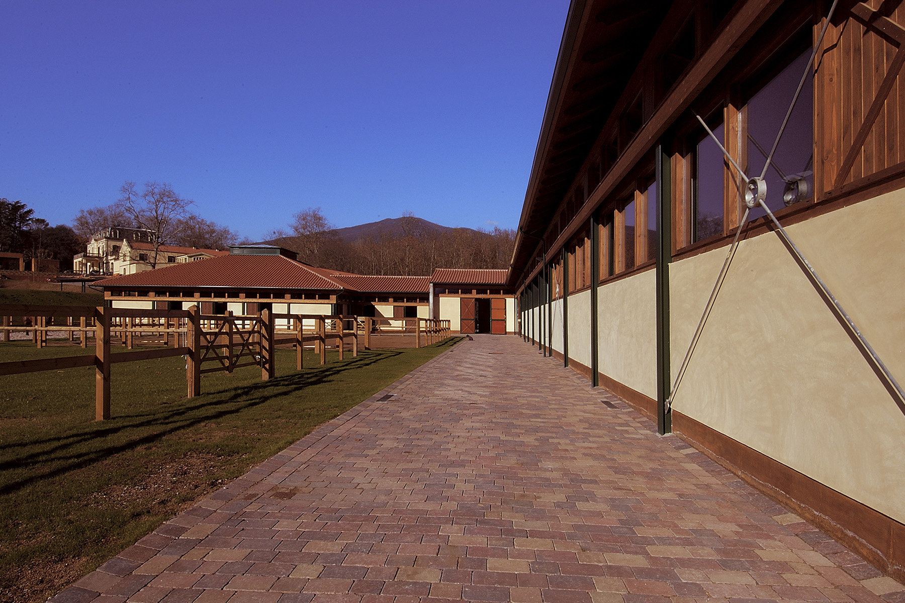 Tegula-contract-mediterraneo-hipica-gualba-path