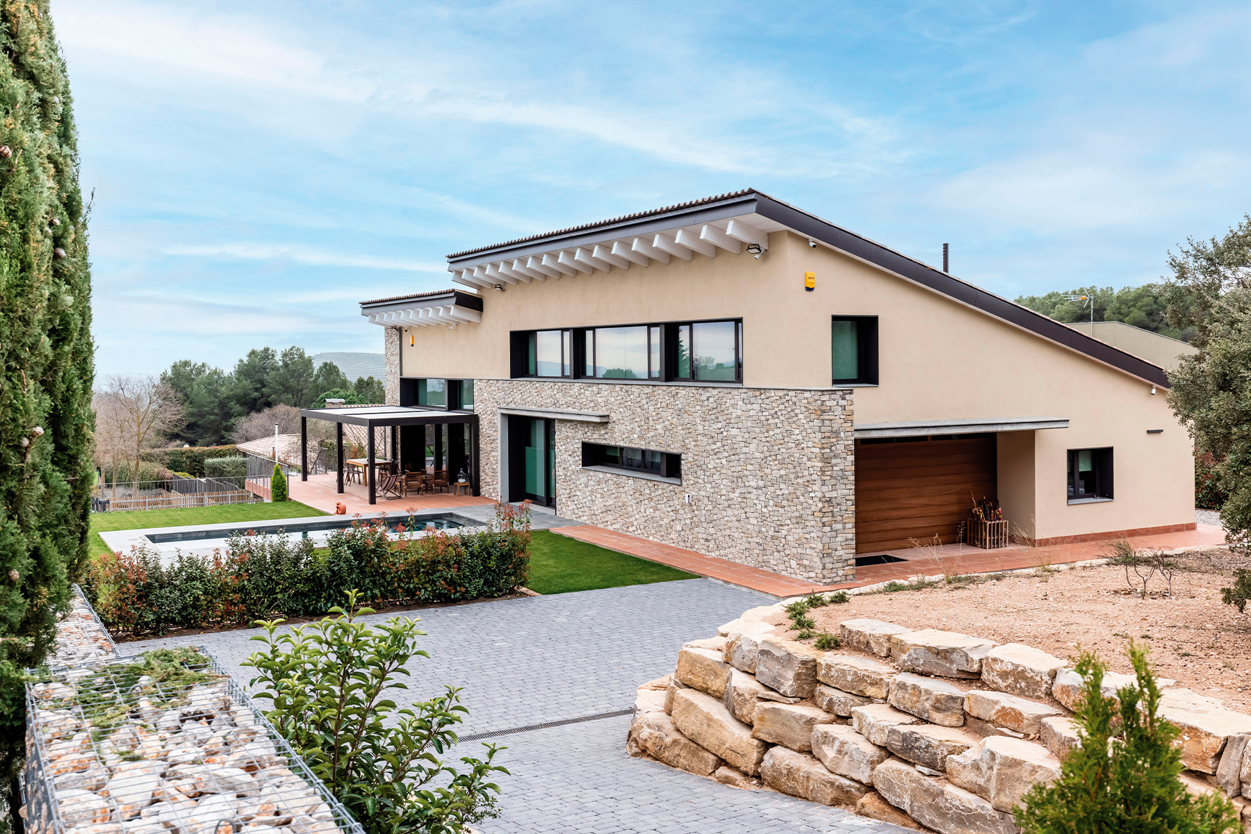 Tegula-home-black-collbato-barcelona-casa-breinco