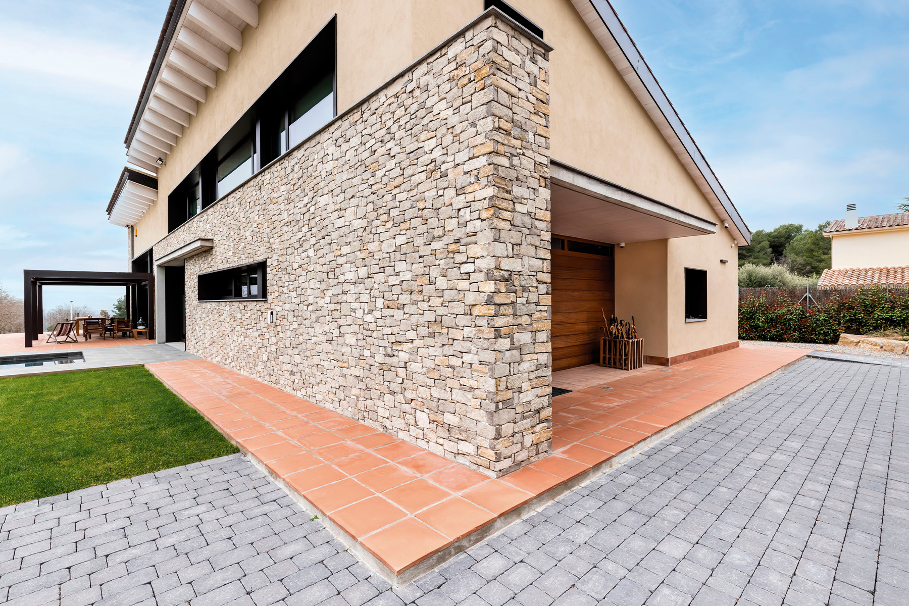 Tegula-home-black-collbato-barcelona