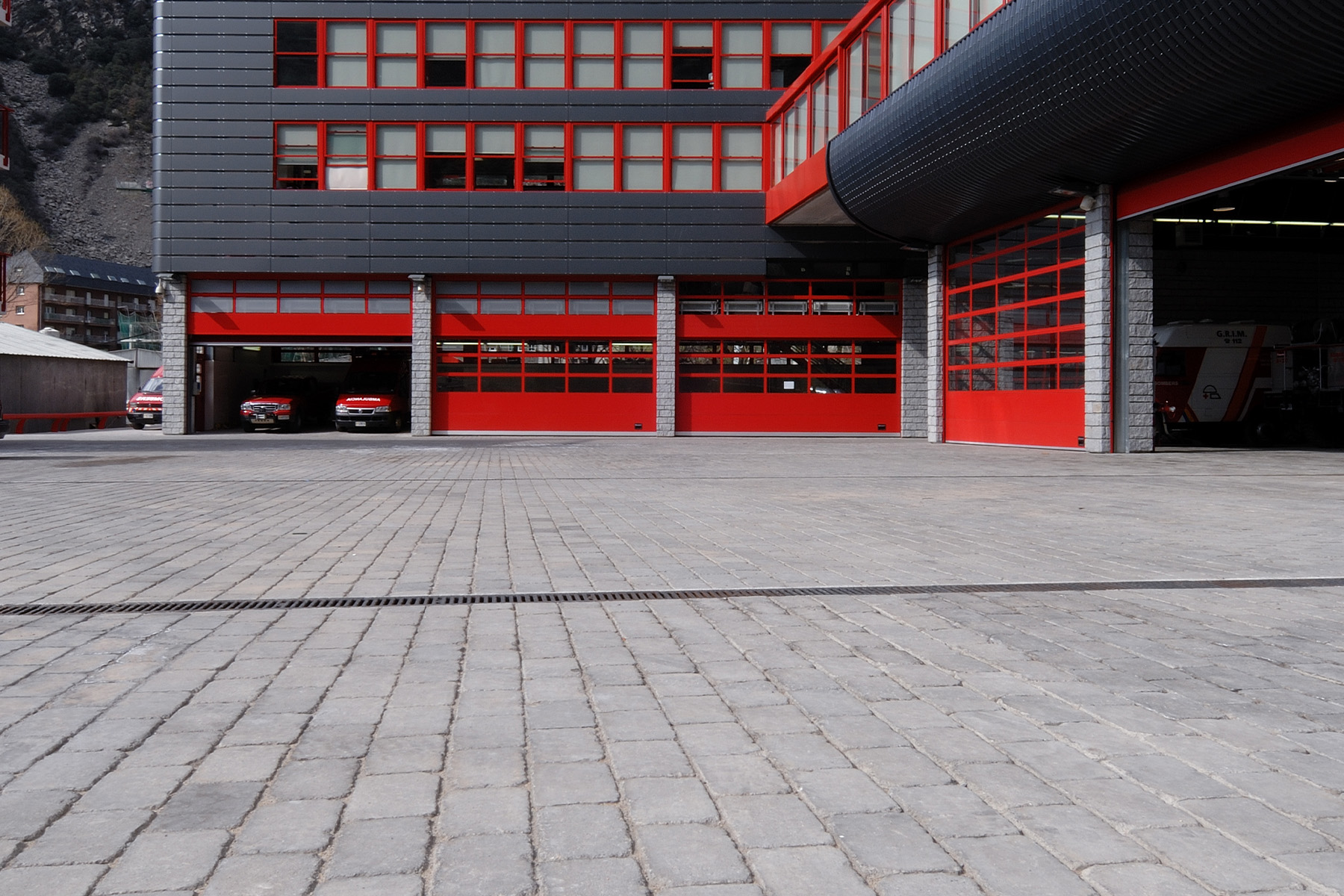 Tegula-tec-contract-grey-bombers-andorra