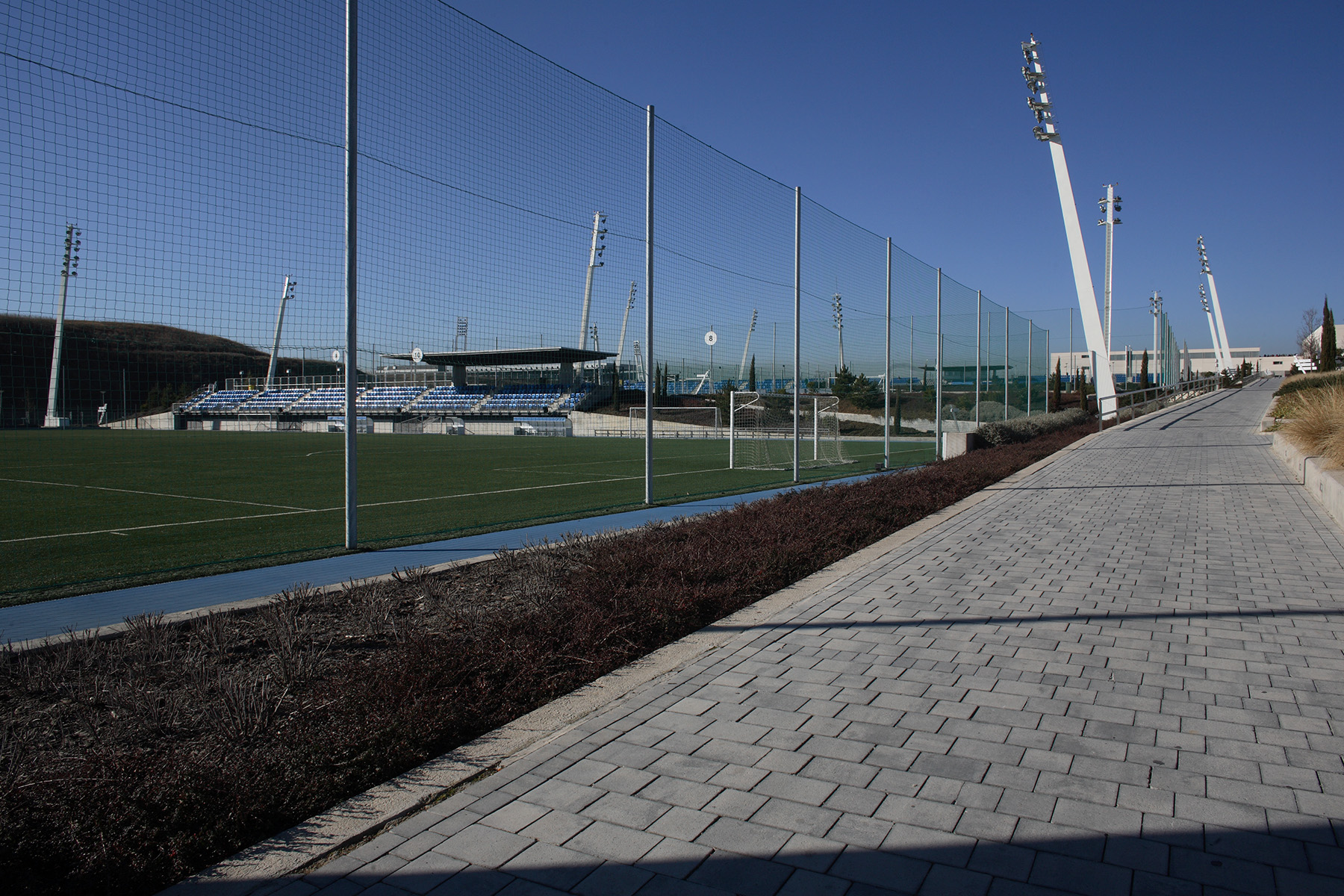 Terana-art-contract-ceniza-ciudad-deportiva-real-madrid-path