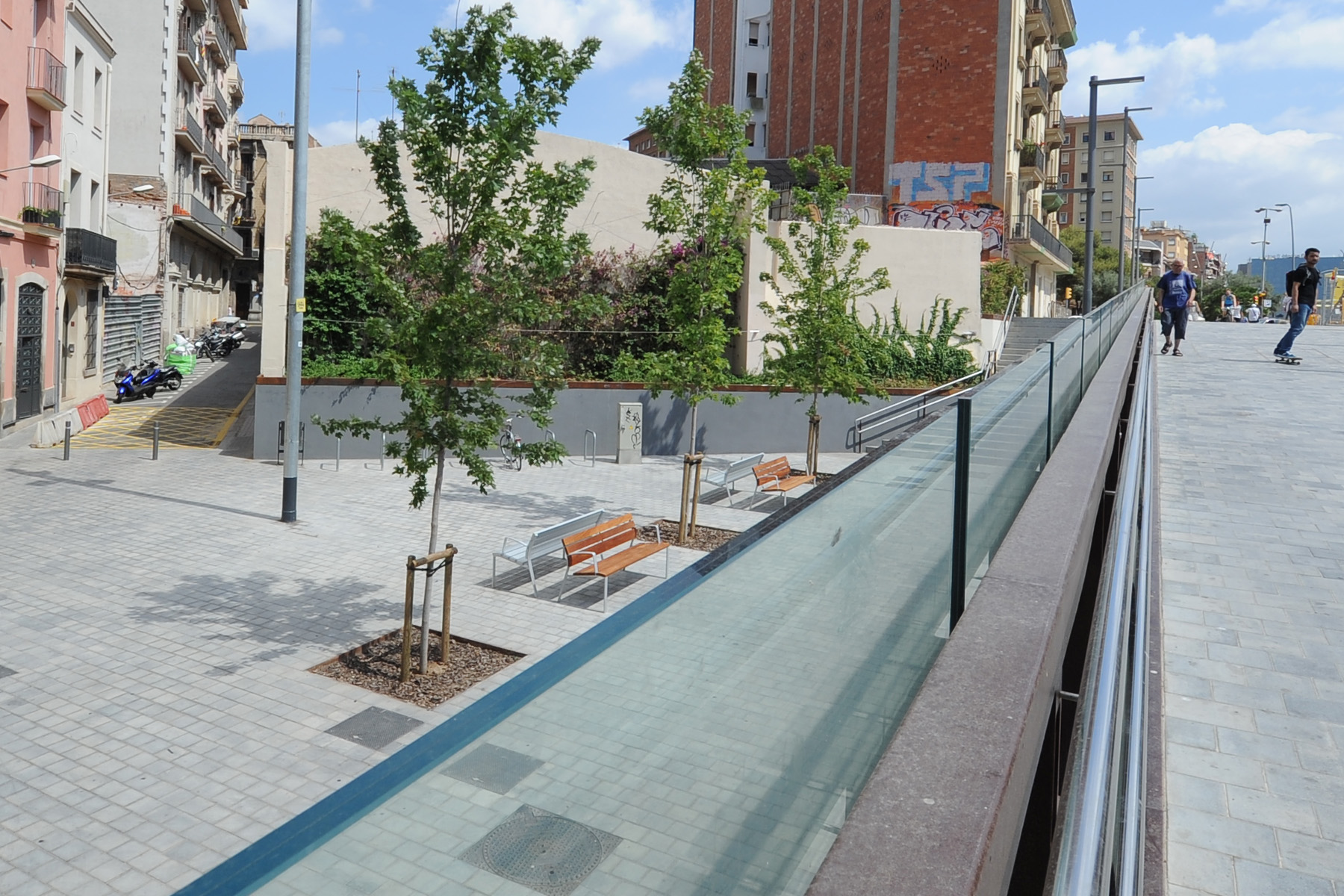 Terana-street-ceniza-barcelona-sants-airclean-square-breinco-pavement