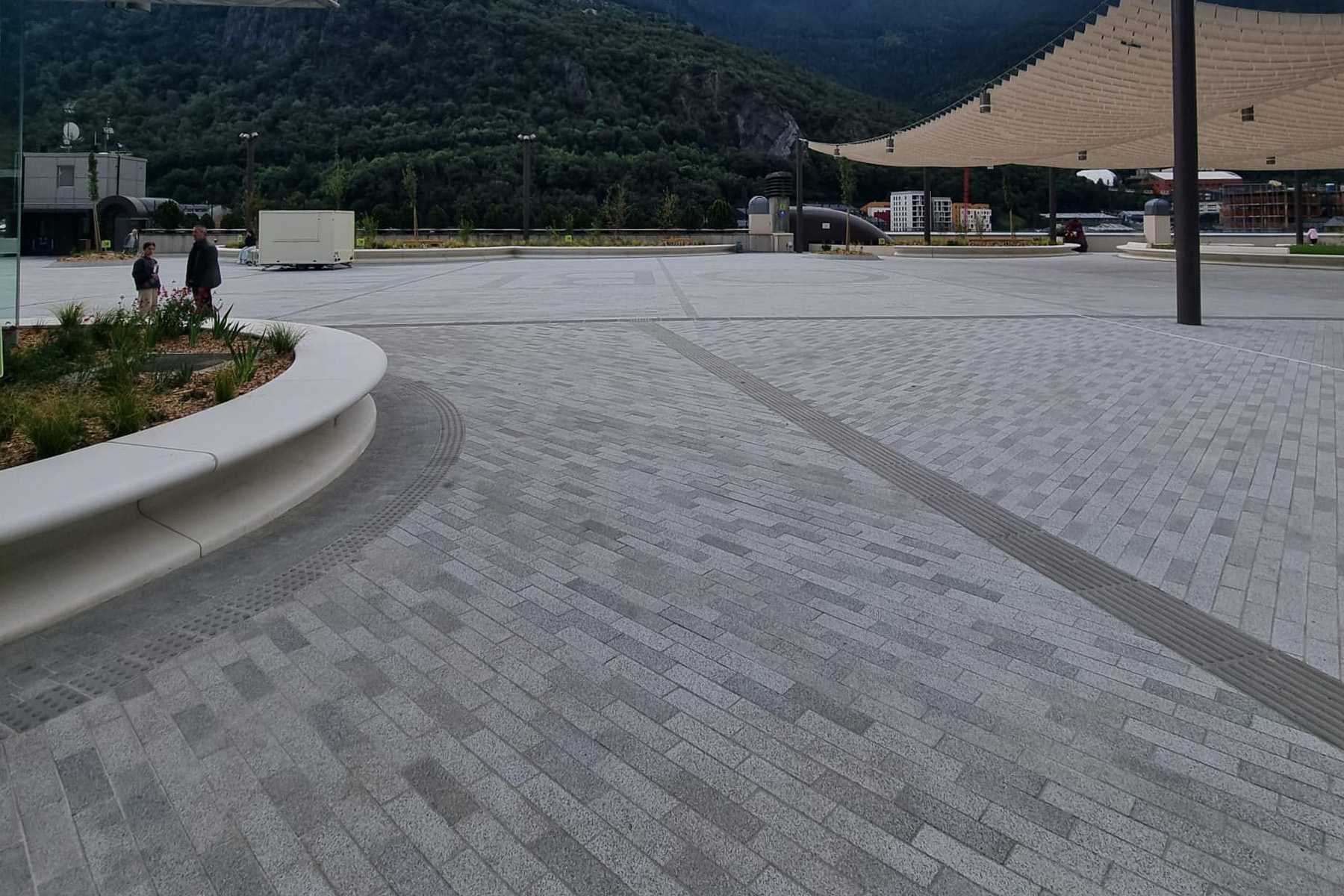 andorra-plaça-del-poble-llosa-vulcano-tactile-warning-breinco-pavements