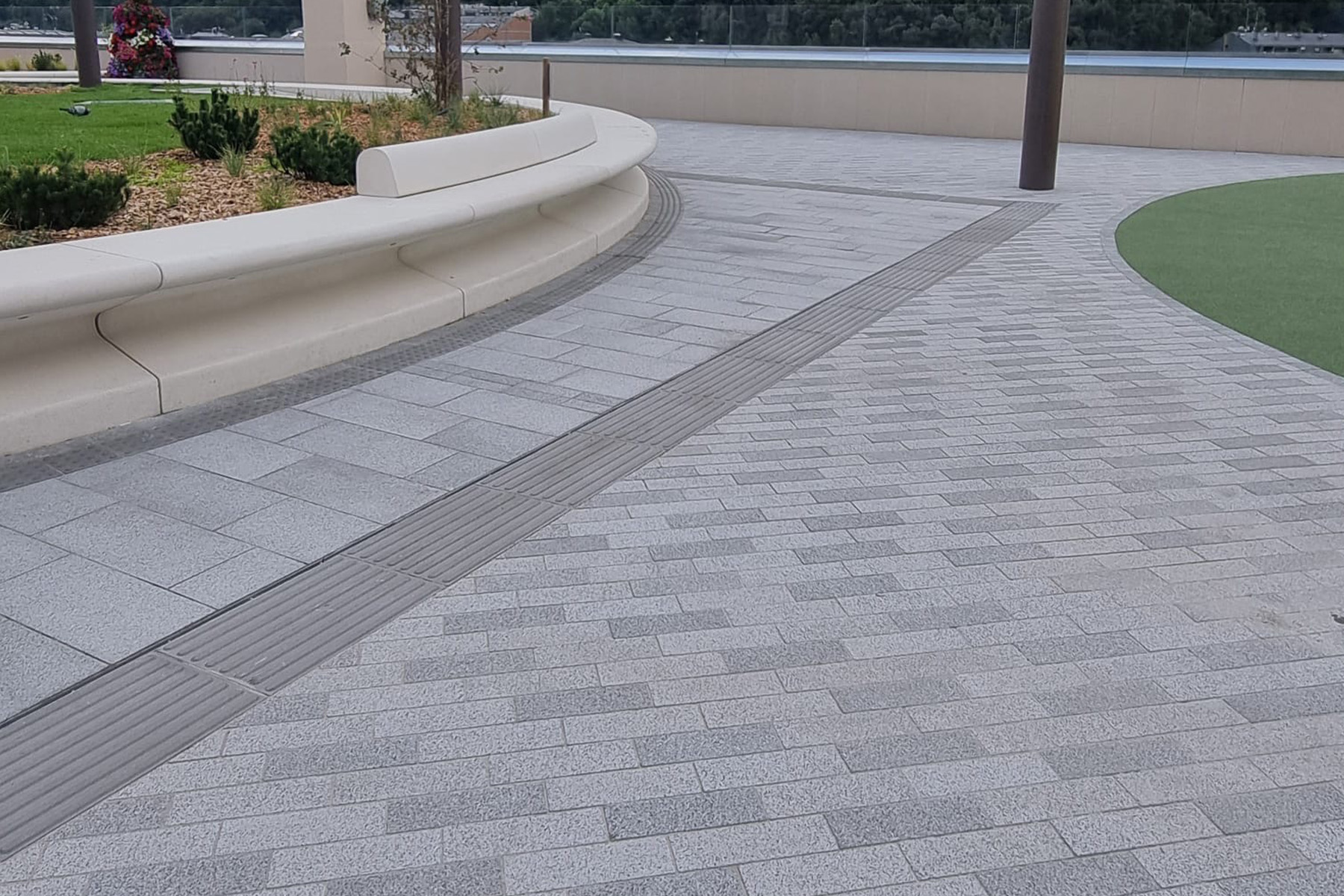 andorra-plaça-del-poble-llosa-vulcano-tactile-warning-breinco