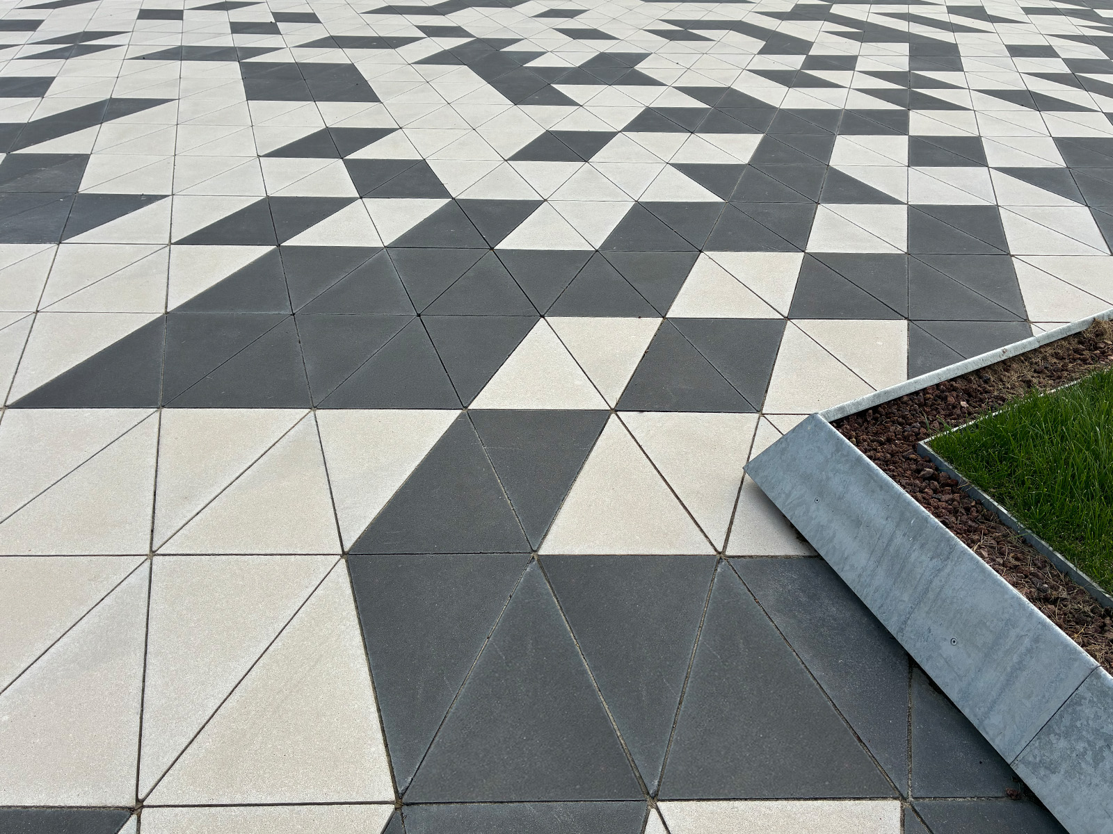 llosa-miramas-detail