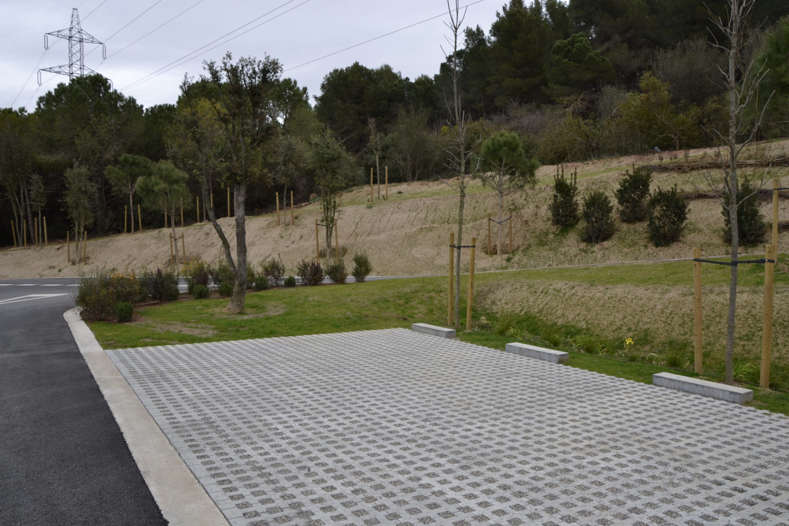 llosa-trama-street-grey-cementiri-polinya-bcn