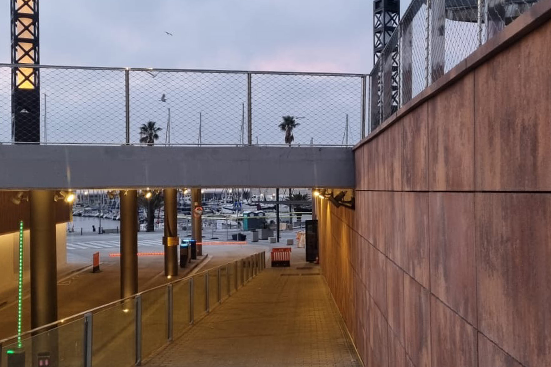 port-olpimic-barcelona-corten-llosa-vulcano-aplacada-breinco-cataluña