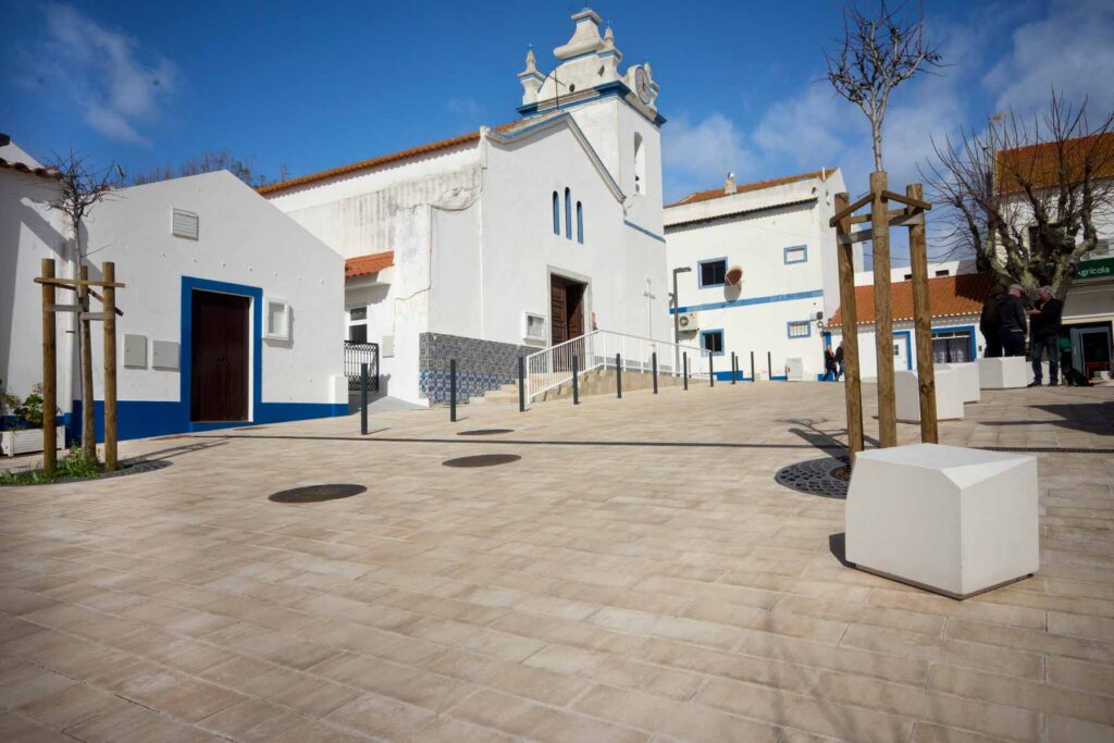 pavimentación sostenible espacio público Melides
